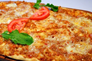 Kıymalı Kaşarlı Lahmacun