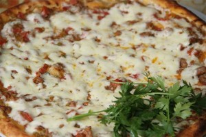Kuşbaşılı Kaşarlı Lahmacun